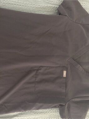 Figs Women's V-Neck Scrub Top in Pewter Gray
